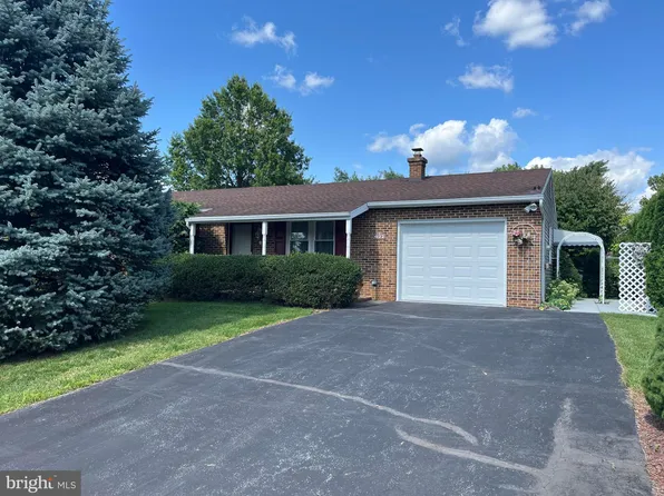 622 Meadow Dr, Lebanon, PA 17042