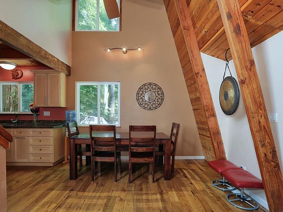 5th image of 1101 Pine Dr