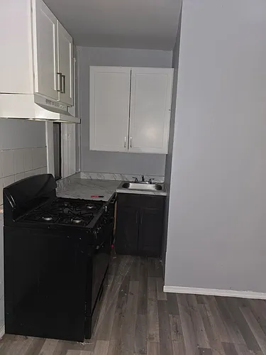 137 3rd St Photo 1