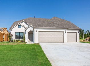 8725 S Nogales Ave W, Tulsa, OK 74132