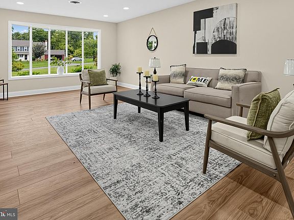 4th image of 207 Sylvan Dr