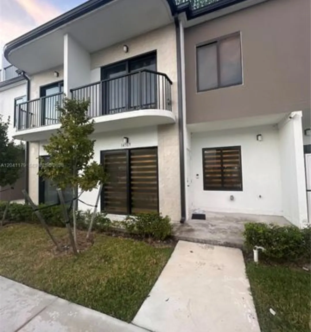4 bed, 1398 sqft, $3,000 — Photo 2