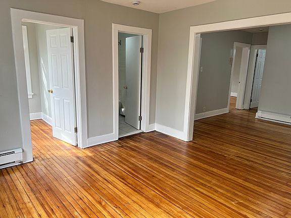 2nd image of 307 Orange Rd APT 4