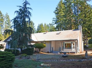 141 E Lakeshore Dr, Allyn, WA 98524