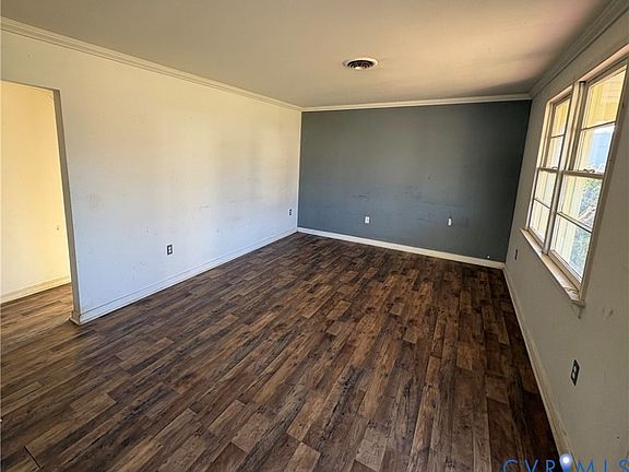 3rd image of 4909 Sydclay Dr