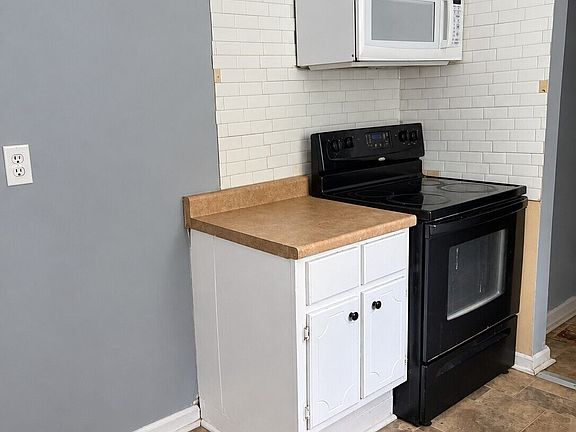 4th image of 1347 Jackson St