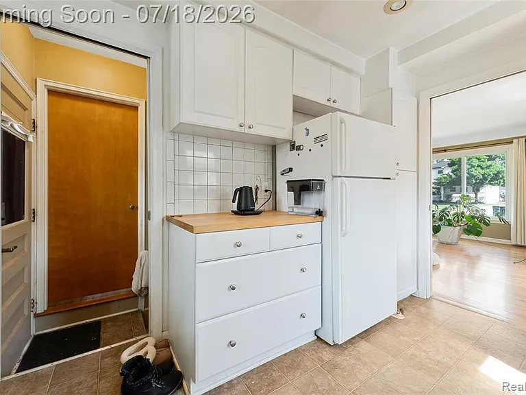 437 W Sunnybrook Dr — Photo 16