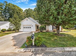98 Stonehollow Rd, Fletcher, NC 28732