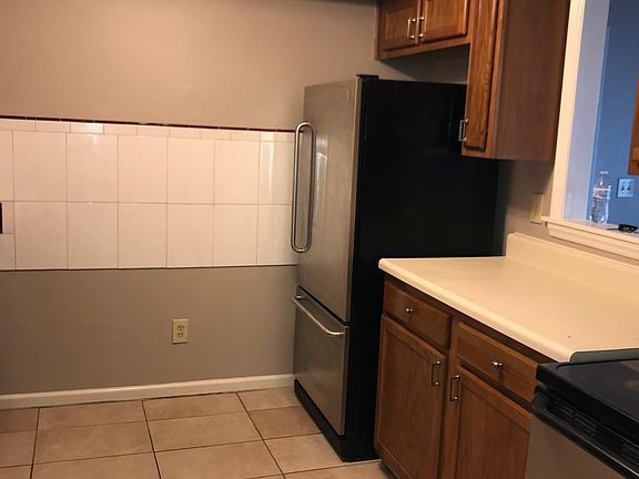 2nd image of 804 Folly Ct Unit A
