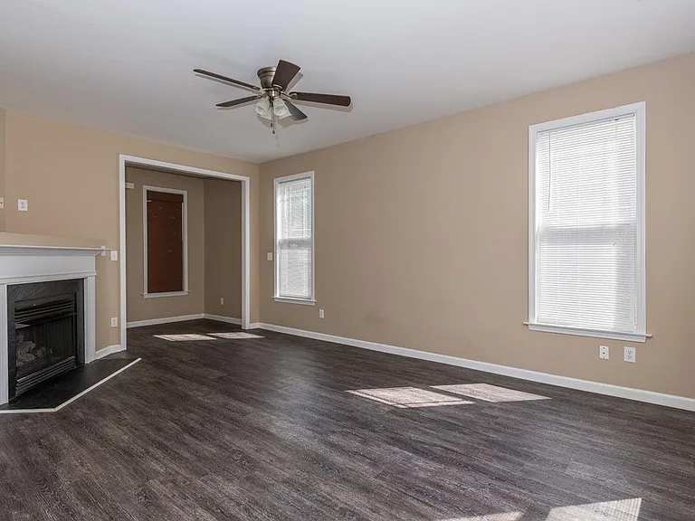 104 Hutson Ln — Photo 5