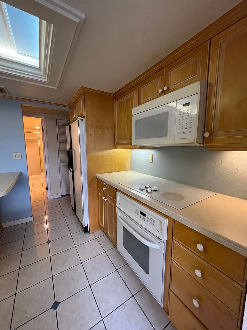 North Salt Lake 1 bed 1.5 bath Condo — Photo 4