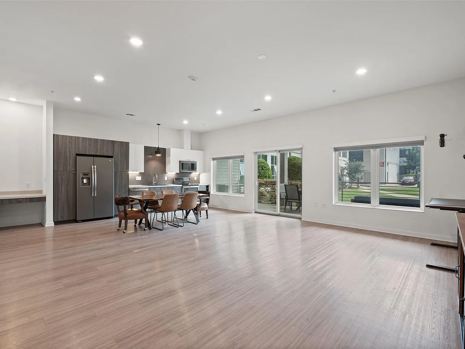 1 bed, 1.0 bath, 1256 sqft, $2,550 — Photo 1