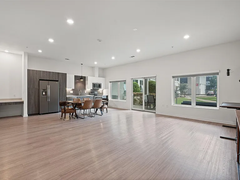 4361 S Congress Ave #111 — Photo 1