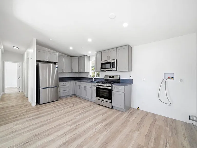3272 K St — Photo 45