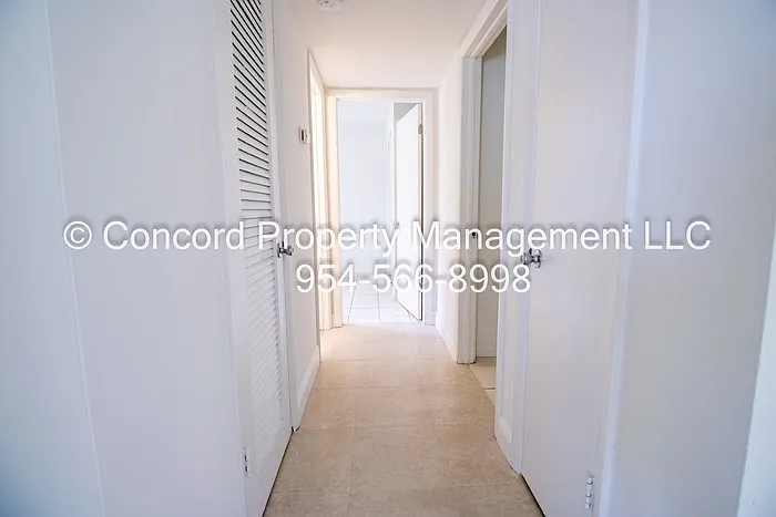 1505 SW 2nd St #101 — Photo 8