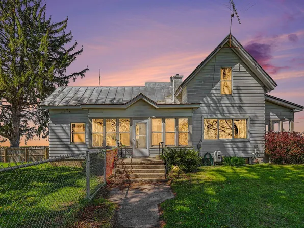 3304 S Greenville Rd, Greenville, MI 48838