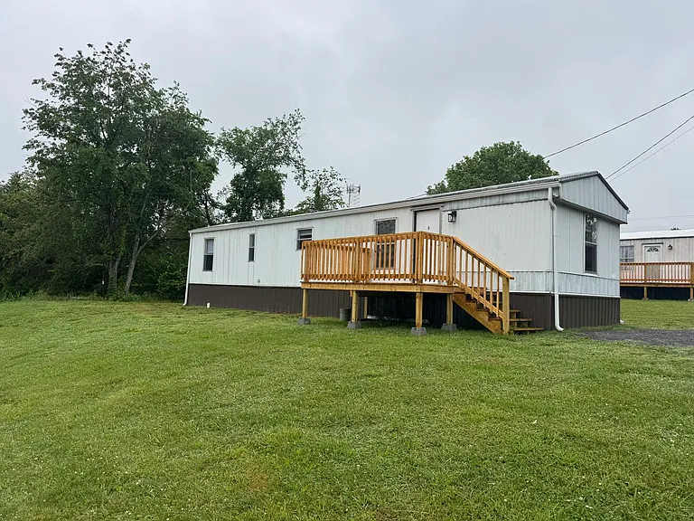 32-55 Doty Ln — Photo 1