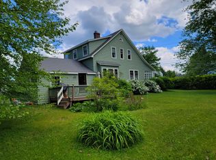 10 Phillips Rd, Falmouth, ME 04105