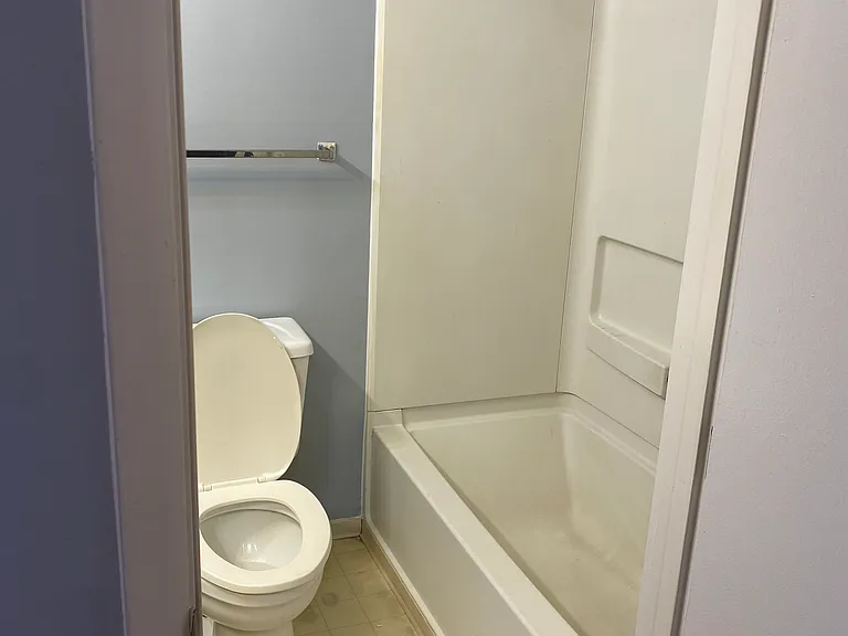 1431 Collegiate Cir #304 — Photo 8