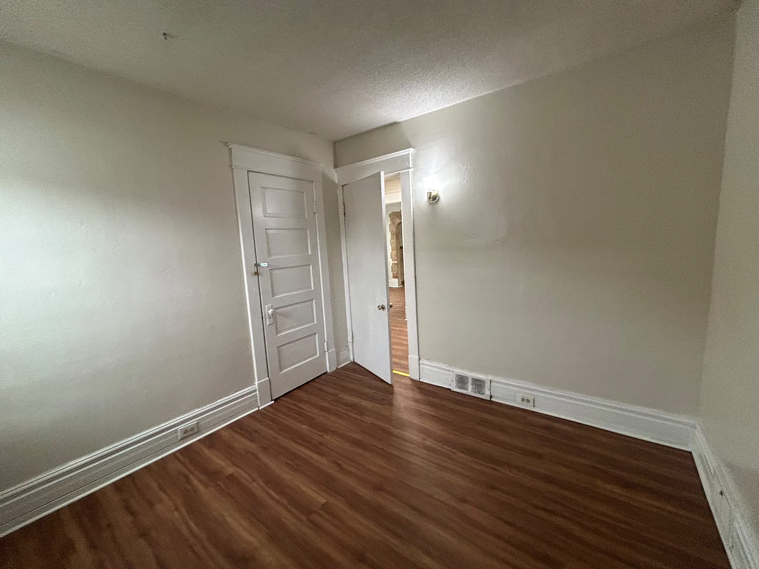 3 bed, 962 sqft, $1,500 — Photo 3