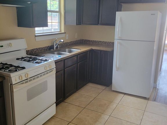 4th image of 2615 N Durham Dr