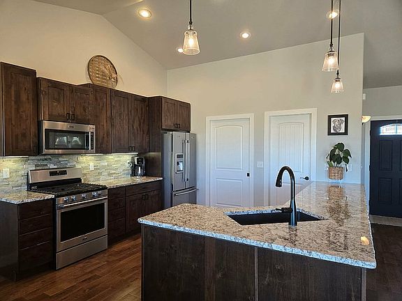 5th image of 730 N Table Mountain Loop