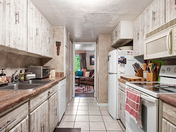 2nd image of 4571 S Woodduck Ln