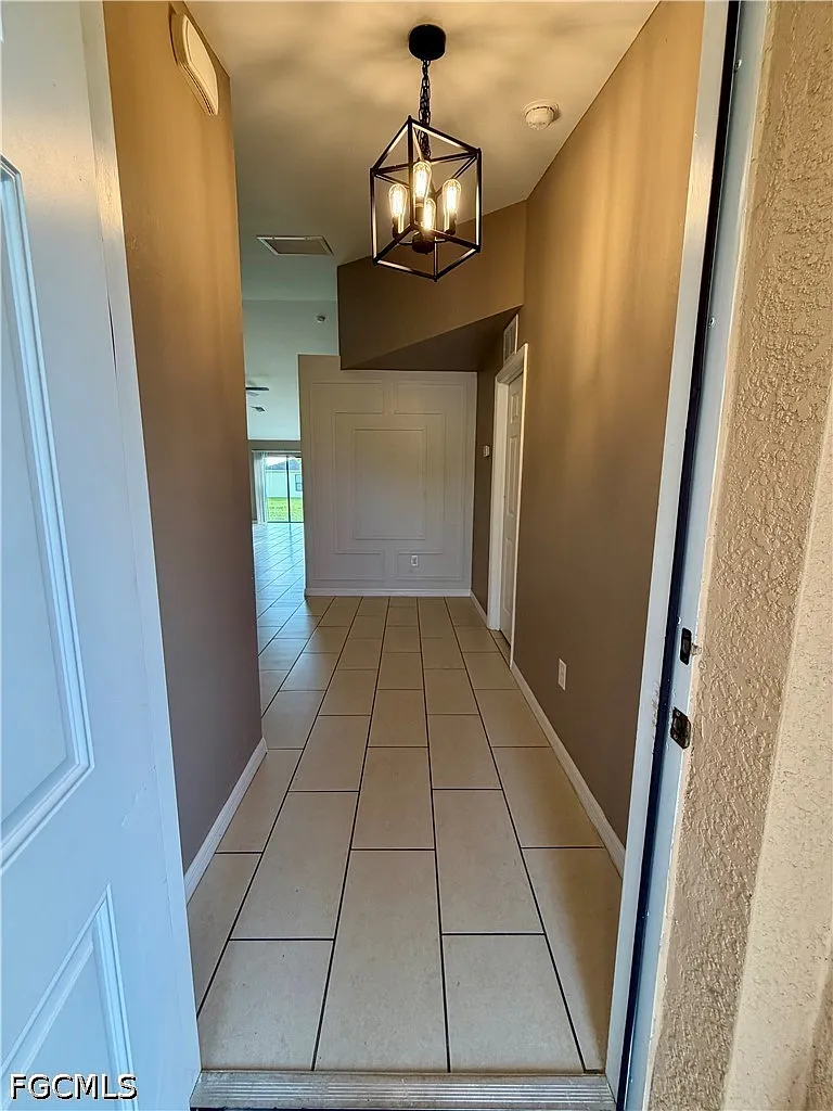 3 bed, 2.0 bath, 1209 sqft, $1,800 — Photo 4