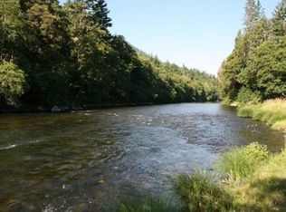 1613 Fish Hatchery Rd, Grants Pass, OR 97527