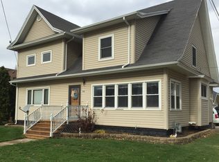 103 E North St, Walnut, IL 61376