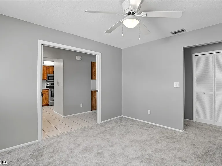 1203 SW 48th Ter #202 — Photo 17