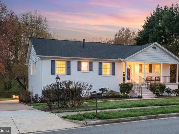 1347 Macbeth St, McLean, VA 22102