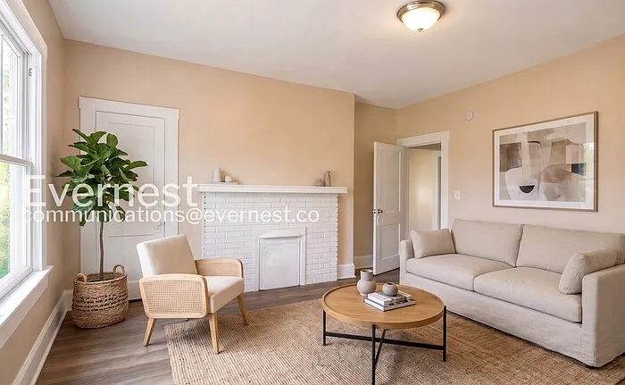 2304 22nd St SW — Photo 3