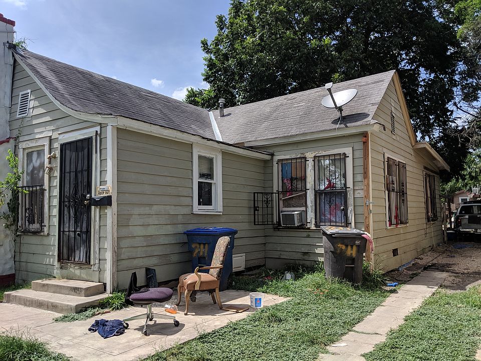 1st image of 211 Stratford Ct