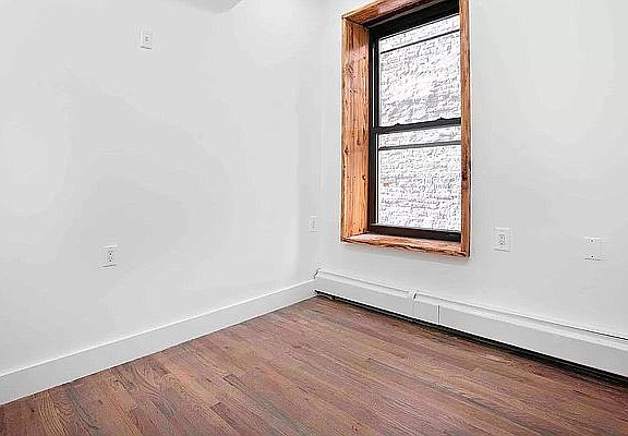 4th image of 346 E 105th St #4E