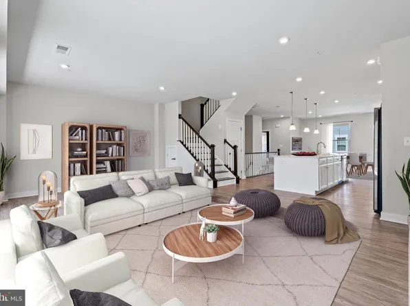 24717 Monk Meadows Ter, Sterling, VA 20166