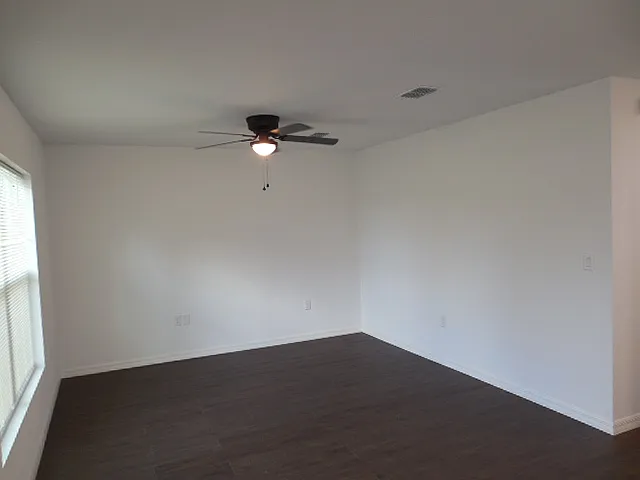 10313 Usher St — Photo 7