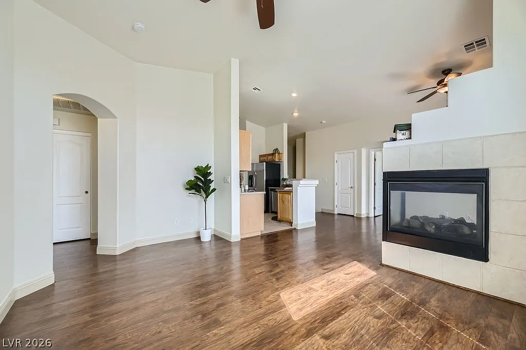 2 bed, 2.0 bath, 1128 sqft, $1,750 — Photo 4
