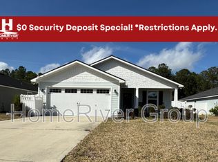 1300 Sarahs Landing Dr, Jacksonville, FL 32221
