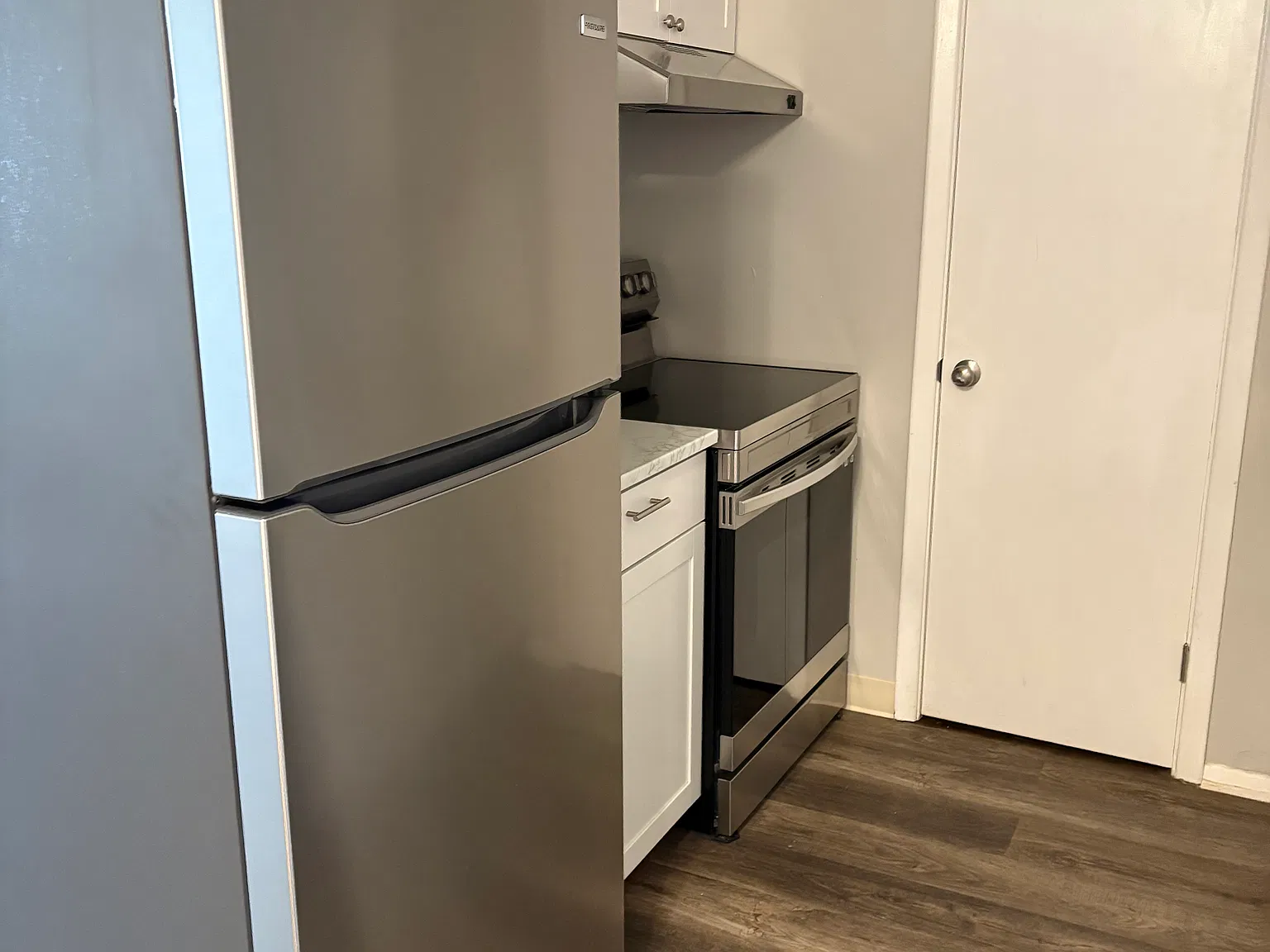 2 bed, 900 sqft, $900 — Photo 2