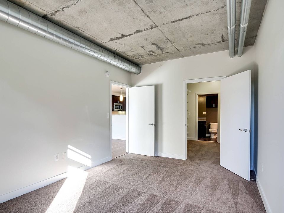 Building Photo 4