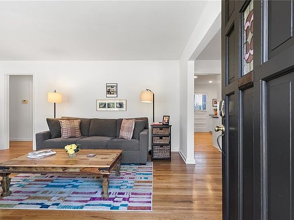 3rd image of 2738 Harrington Dr