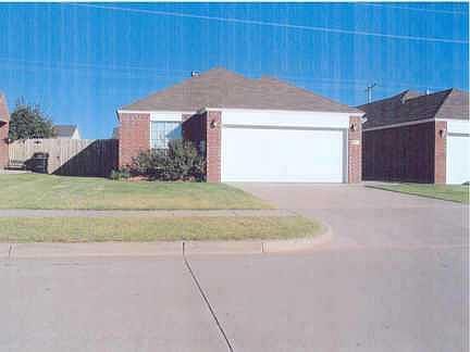 1st image of 2408 W Tyler Ln