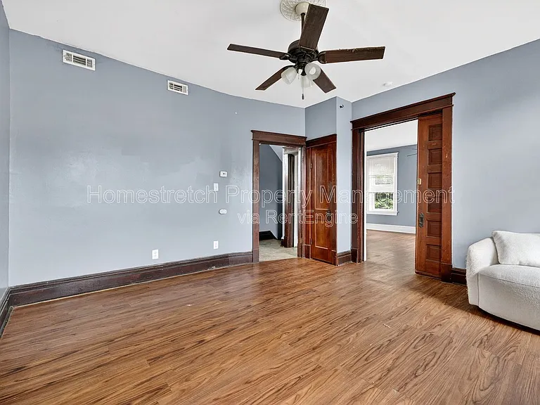 4617 S Compton Ave — Photo 8