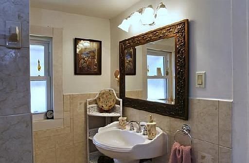 4th image of 2580 19th St