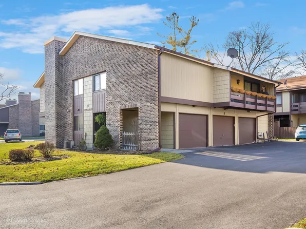 3 Stony Creek Dr Unit 3A, Palos Hills, IL 60465