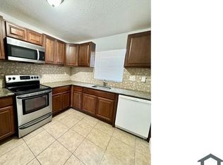 5719 Blueberry Ct, Lauderhill, FL 33313