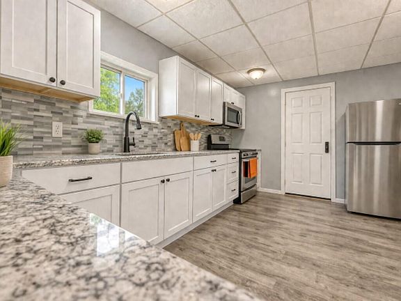 5th image of 1806 Avenue C