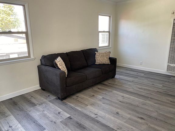 5th image of 7726 Norton Ave