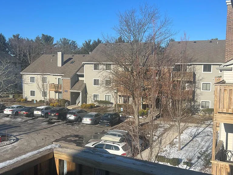 1315 Ravens Crest Dr — Photo 28